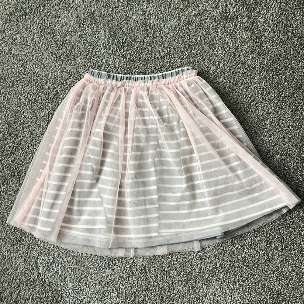 Tea Collection skirt. Size 7. Flowy and fun!